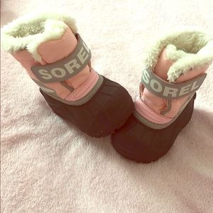 Sorel Brand snow boots size 4